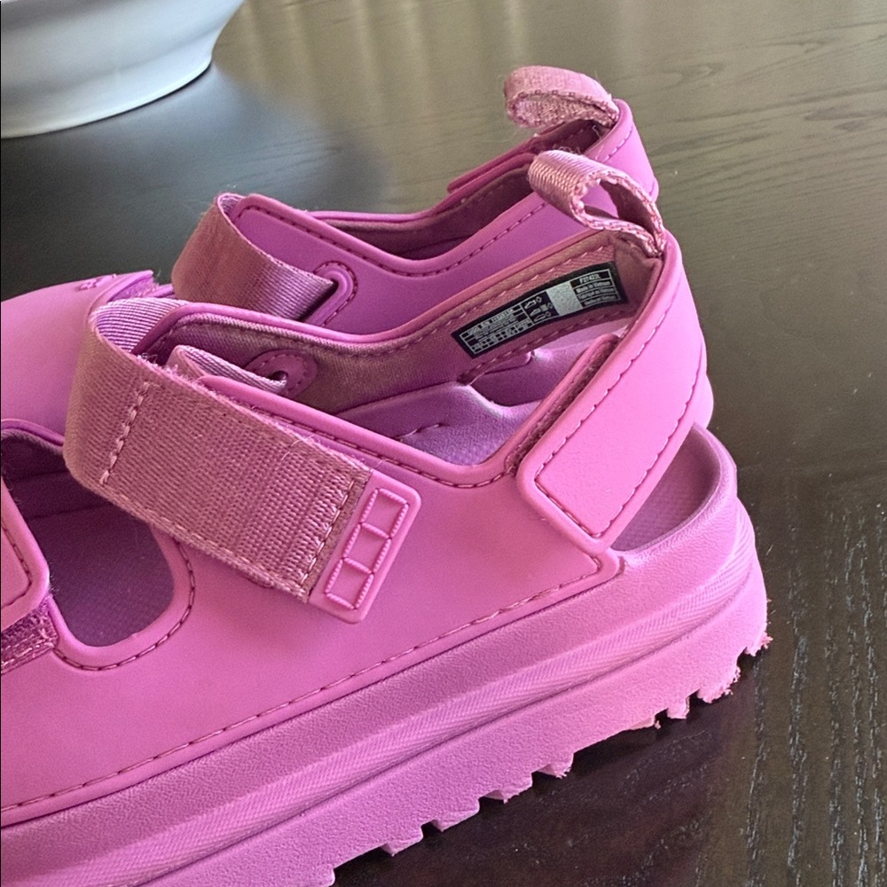 UGG Kids Goldenstar Sandal - Picture 9 of 12
